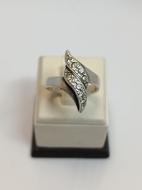 Серебряное кольцо с цирконием (33643844) 1