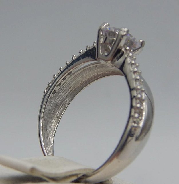 Серебряное кольцо с цирконием (30694599) 2