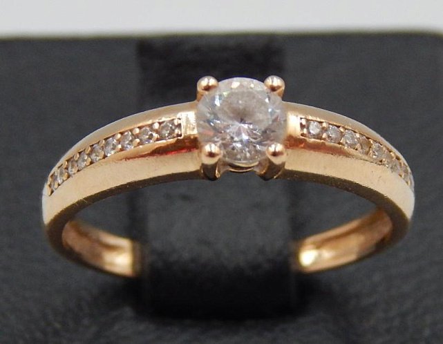 Кольцо из красного золота с цирконием (30808819) 0