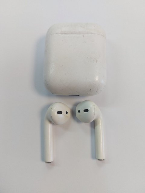 Навушники Apple AirPods 2 with Charging Case (MV7N2) 1