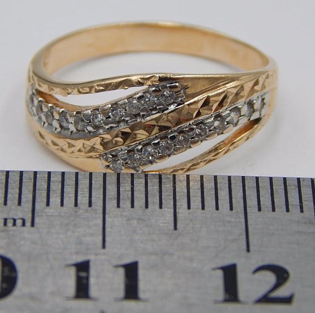 Кольцо из красного и белого золота с цирконием (29883502)  1