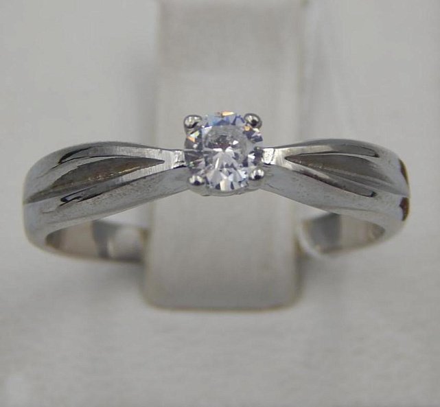 Серебряное кольцо с цирконием (30514120) 0