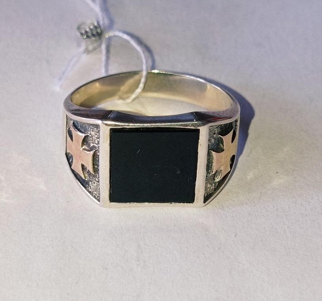 Серебряный перстень с золотой вставкой и ониксом (27616738) 2