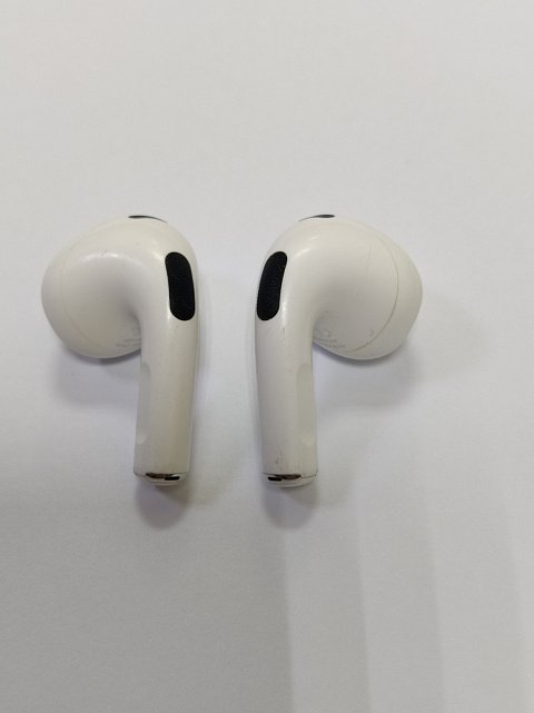 Навушники Apple AirPods 3 with Lightning Charging Case (MPNY3TY/A)  2