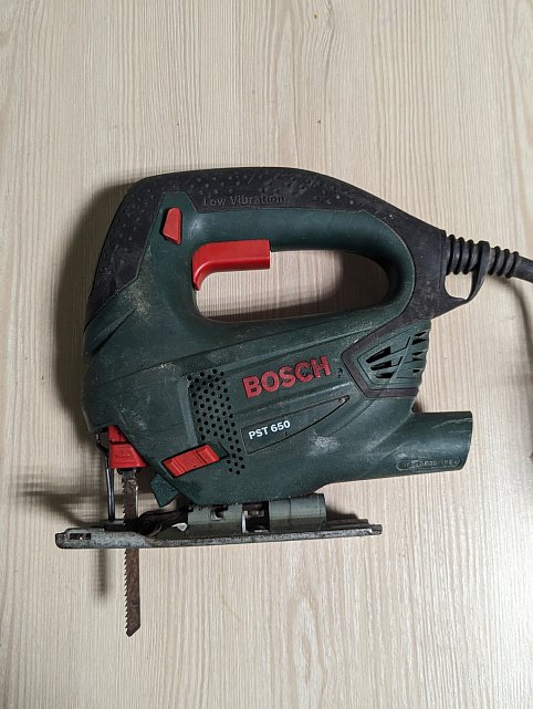 Электролобзик Bosch PST 650 0