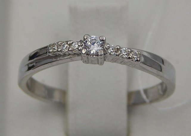 Серебряное кольцо с цирконием (28352007) 0