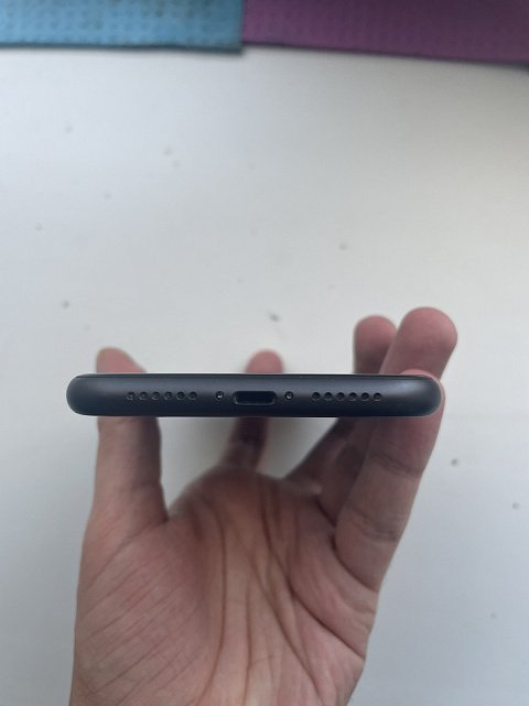 Apple iPhone 11 64GB Black (MWLT2) 5