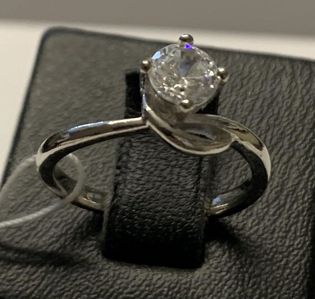 Серебряное кольцо с цирконием (30514193) 0