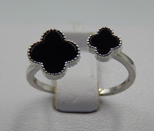 Серебряное кольцо с ониксом (31276389) 1
