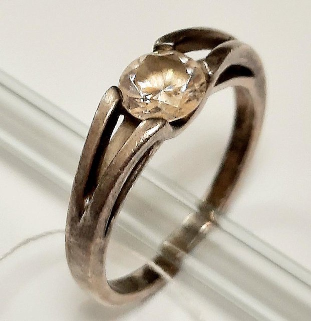 Серебряное кольцо с цирконием (33954353) 1