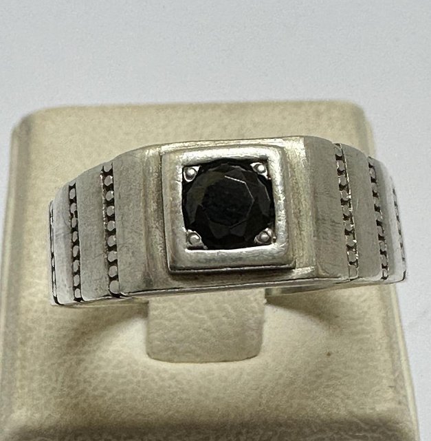 Срібний перстень з оніксом (33733612) 0