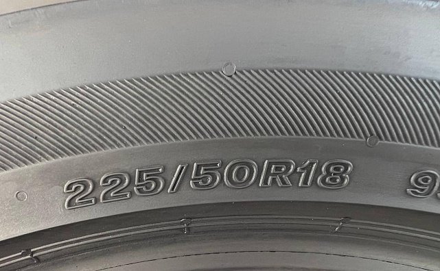 Літні шини 225/50 R18 Bridgestone Potenza Sport 5mm 4