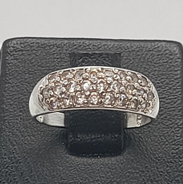 Серебряное кольцо с цирконием (31762267) 0
