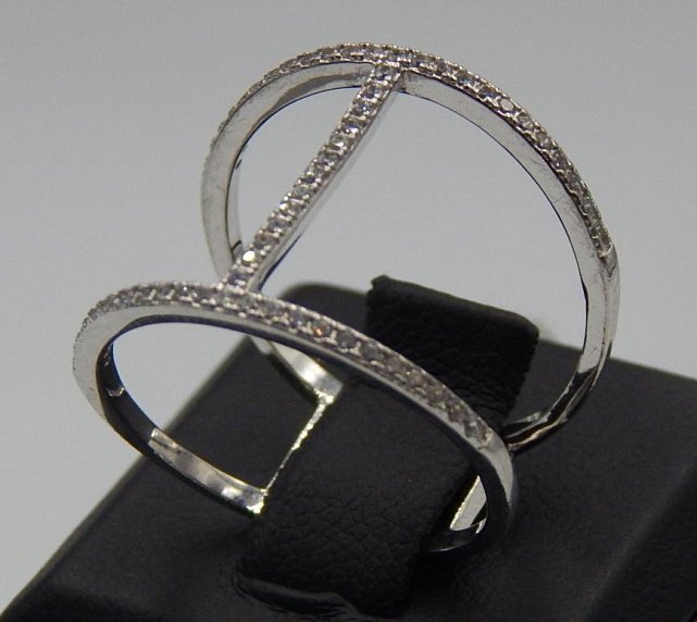 Серебряное кольцо с цирконием (32552599) 1