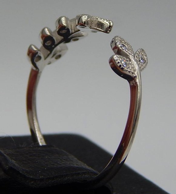 Серебряное кольцо с цирконием (30852215) 2