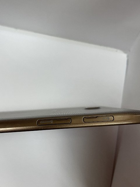 Планшет Samsung Galaxy Tab E SM-T561 8Gb  2