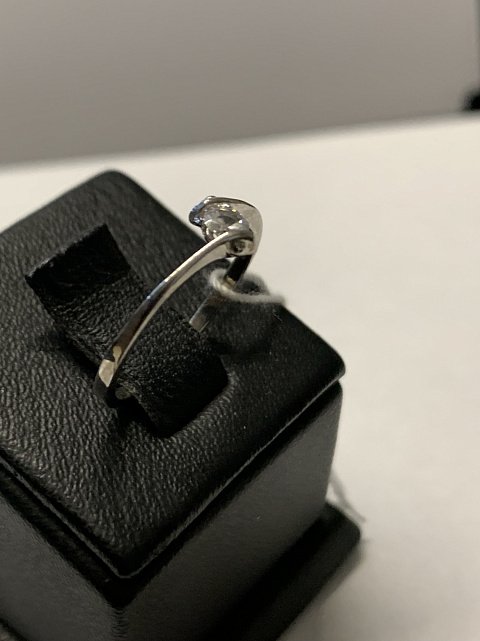 Серебряное кольцо с цирконием (30514220) 1