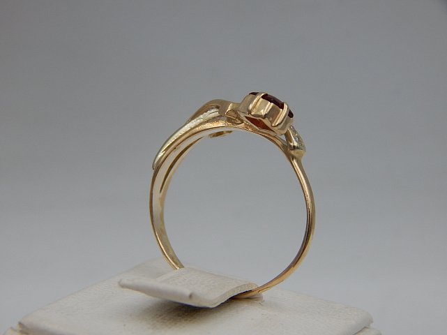 Кольцо из красного и белого золота с цирконием (30529443) 2
