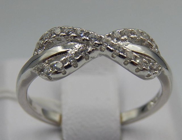 Серебряное кольцо с цирконием (33751190) 0