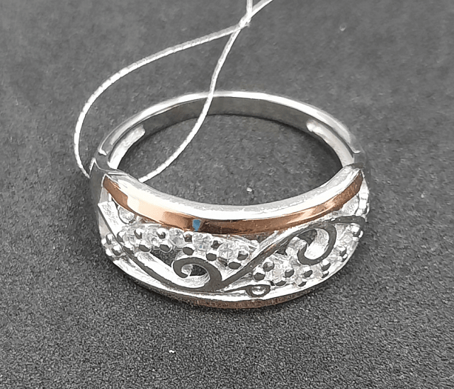 Серебряное кольцо с позолотой и цирконием (31299374) 0