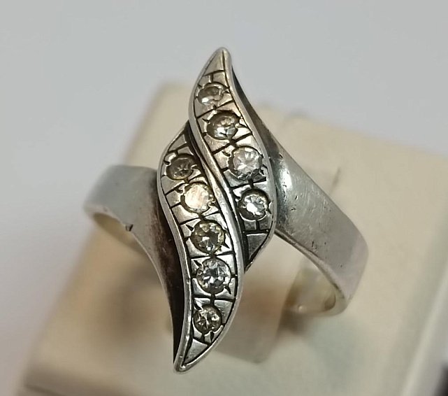 Серебряное кольцо с цирконием (33643844) 0