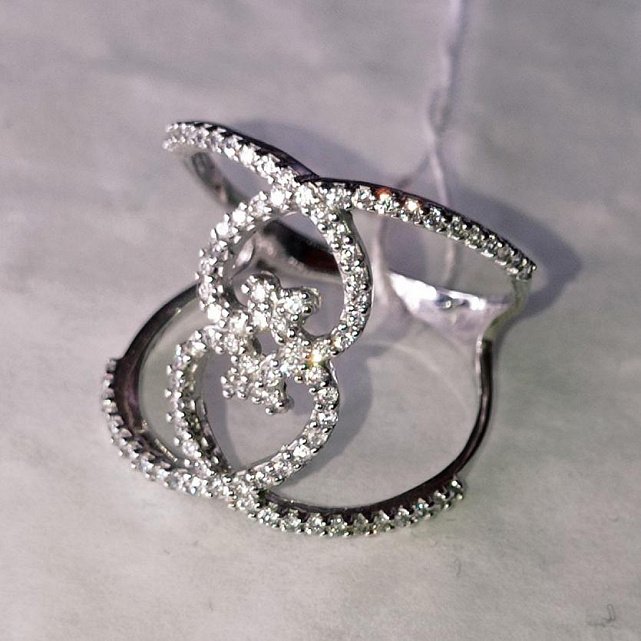 Серебряное кольцо с цирконием (15470703) 0