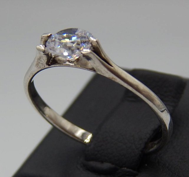 Серебряное кольцо с цирконием (31291700) 1