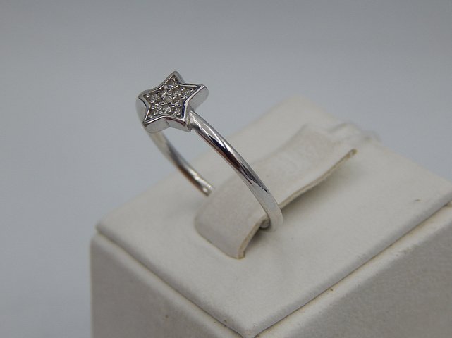 Серебряное кольцо с цирконием (31978721) 3