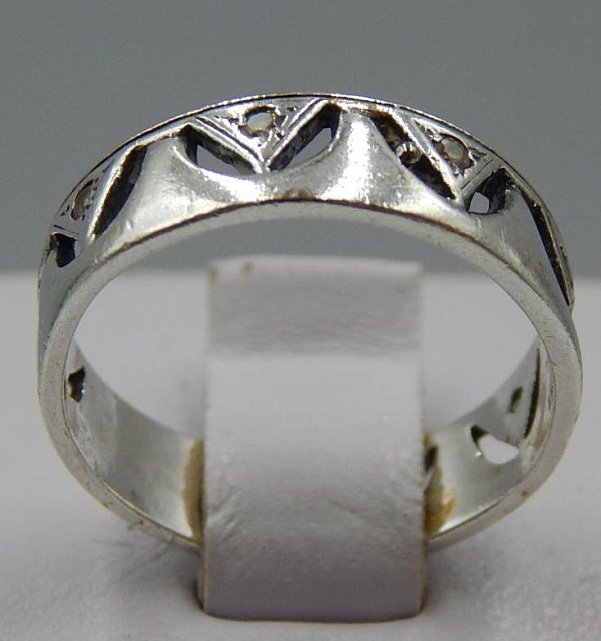 Серебряное кольцо с цирконием (32494159) 0