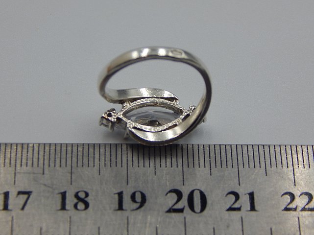 Серебряное кольцо с цирконием (32440667) 3