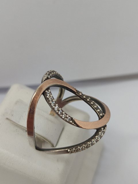 Серебряное кольцо с золотой вставкой и цирконием (33809576) 2