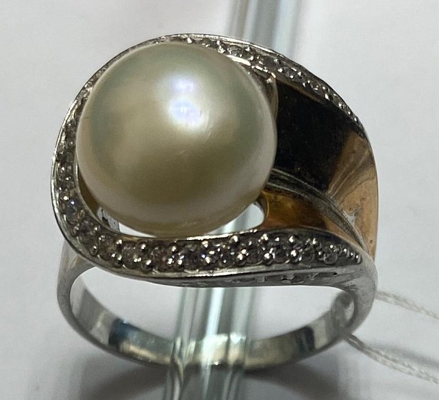 Серебряное кольцо с жемчугом и цирконием (33665624) 0