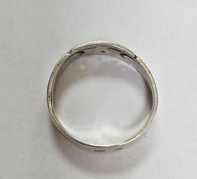Серебряное кольцо с цирконием (33791029) 1