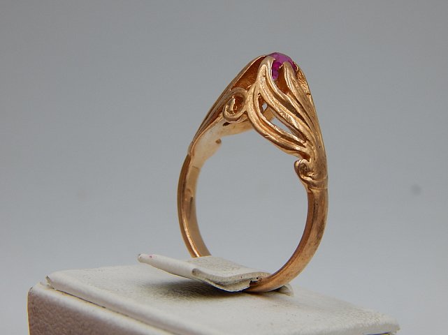 Кольцо из красного золота с корундом (30051567) 4