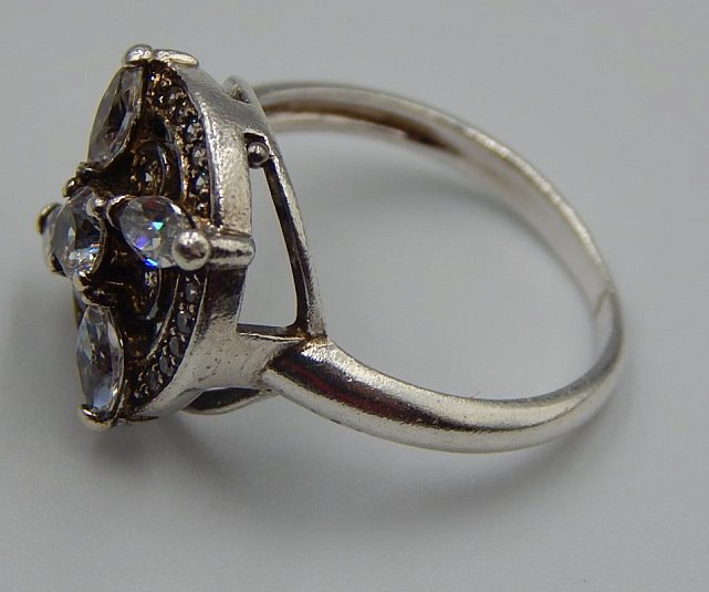 Серебряное кольцо с цирконием (31098498) 1