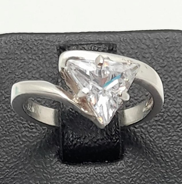 Серебряное кольцо с цирконием (31803685) 0
