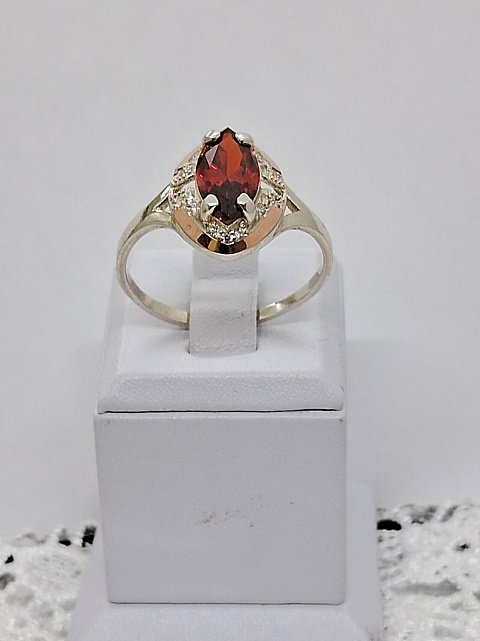 Серебряное кольцо с цирконием и позолотой (32819363) 0
