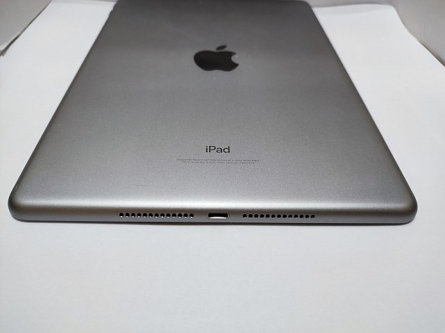 Планшет Apple iPad 9.7" 2018 32GB Wi-Fi 2