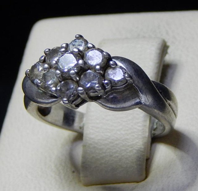Серебряное кольцо с цирконием (30521813) 0