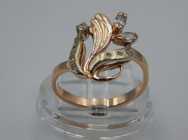 Кольцо из красного и белого золота с цирконием (33379336) 1