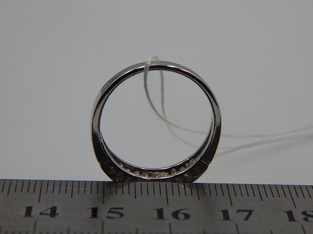 Серебряное кольцо с цирконием (33017035) 1