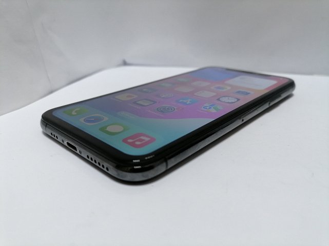 Apple iPhone XS 64GB Space Gray (MT9E2)  2