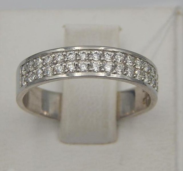 Серебряное кольцо с цирконием (30513031) 0