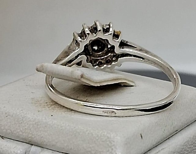 Серебряное кольцо с цирконием (32473356) 3