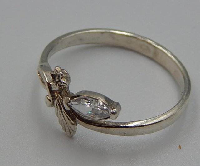 Серебряное кольцо с цирконием (32440681) 3