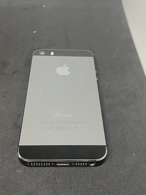 Apple iPhone 5S 16Gb Space Gray 1