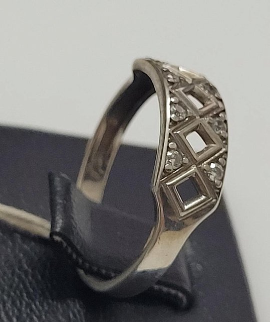 Серебряное кольцо с цирконием (30513241) 1