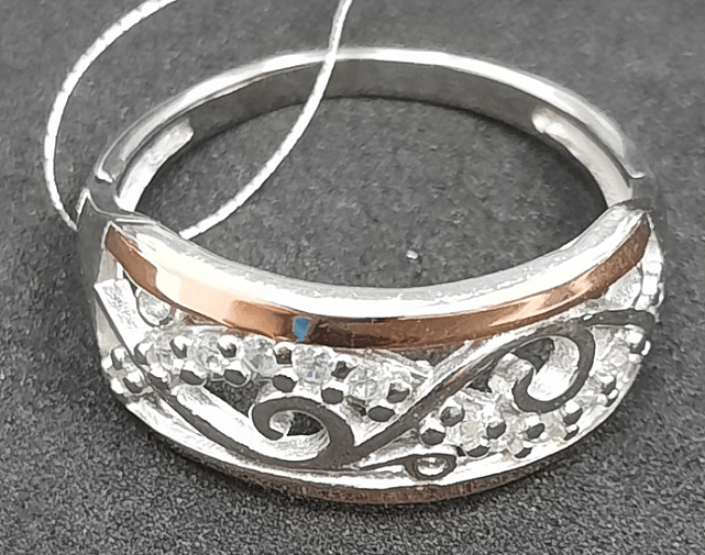 Серебряное кольцо с позолотой и цирконием (31299380) 0