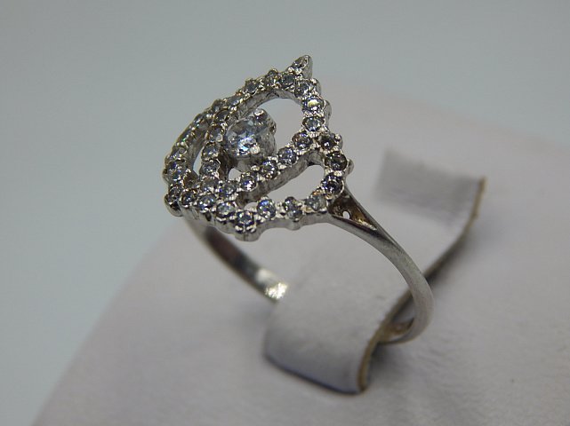 Серебряное кольцо с цирконием (33453939) 1