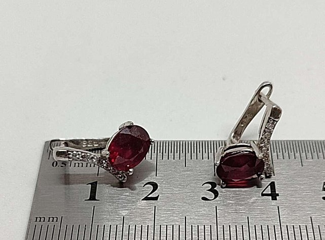 Серебряные серьги с рубином и цирконием (30174801) 2